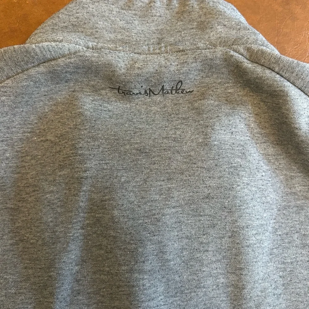 Travis Mathew 1/4 Zip Pullover Gray Sweatshirt with wide pockets XL